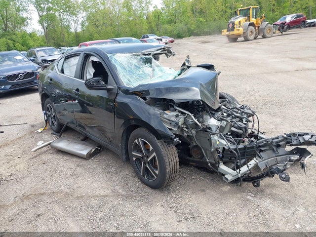 Salvage Nissan Sentra Image