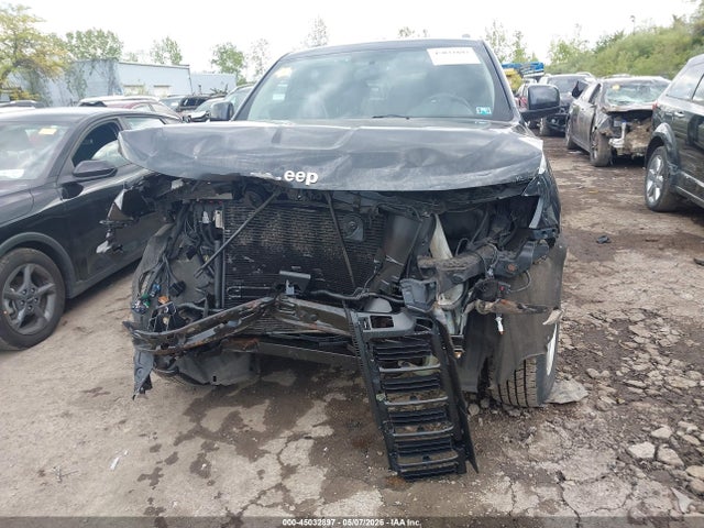Jeep Grand Cherokee Laredo