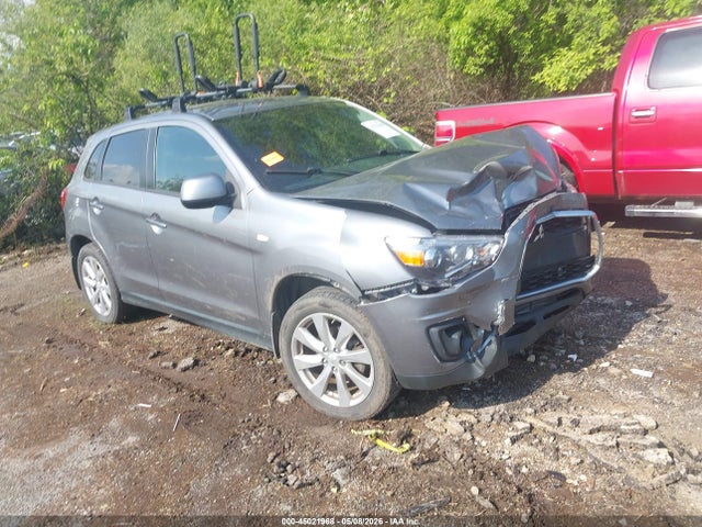 Salvage Mitsubishi Outlander Image