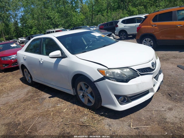 Salvage Toyota Camry Image