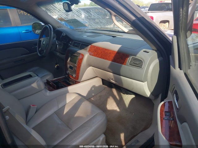 Chevrolet Suburban 1500 Ltz
