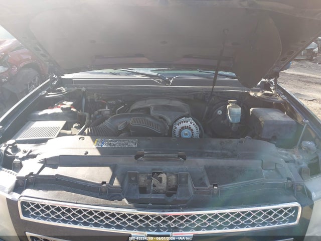 Chevrolet Suburban 1500 Ltz