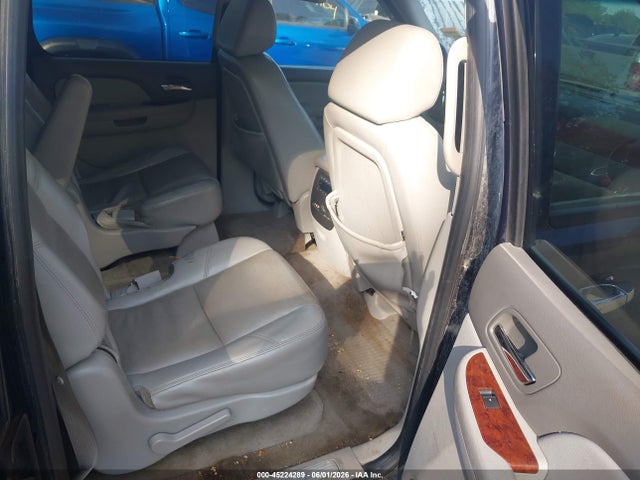 Chevrolet Suburban 1500 Ltz