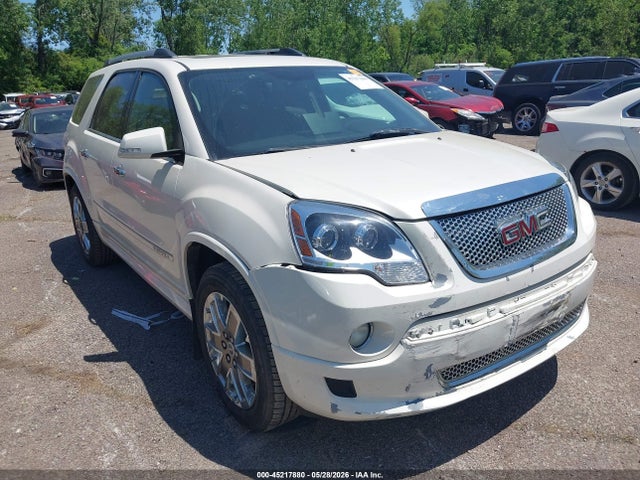 Salvage GMC Acadia Image