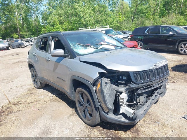 Salvage Jeep Compass Image