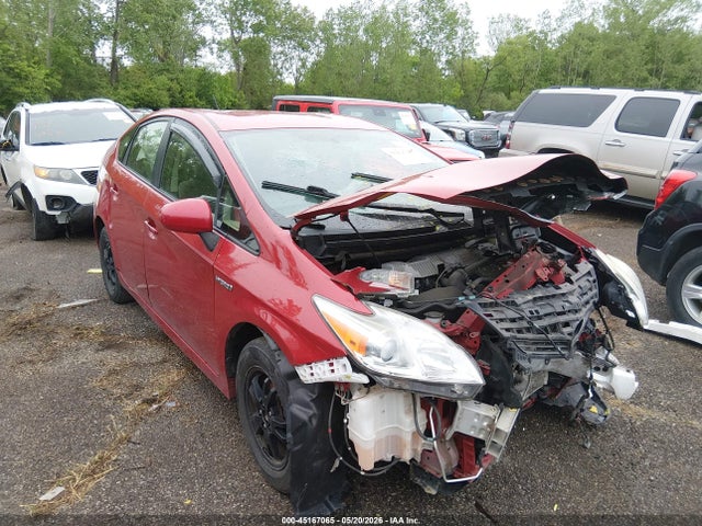 Salvage Toyota Prius Image
