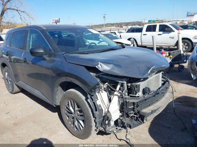 Salvage Nissan Rogue Image