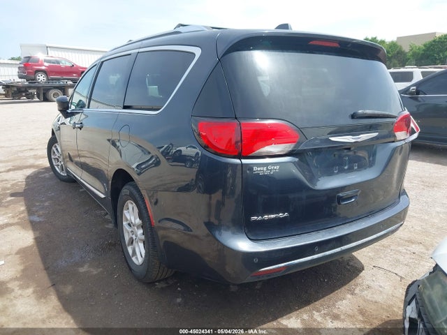 Chrysler Pacifica Touring L