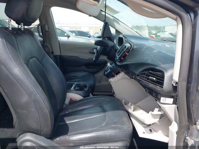 Chrysler Pacifica Touring L