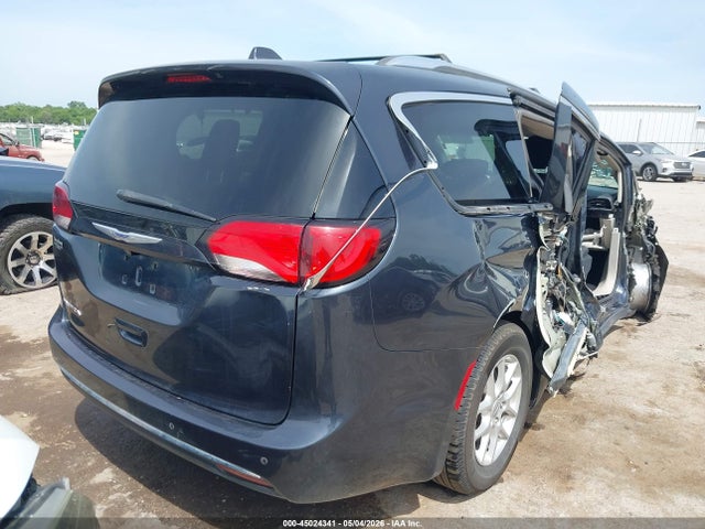 Chrysler Pacifica Touring L