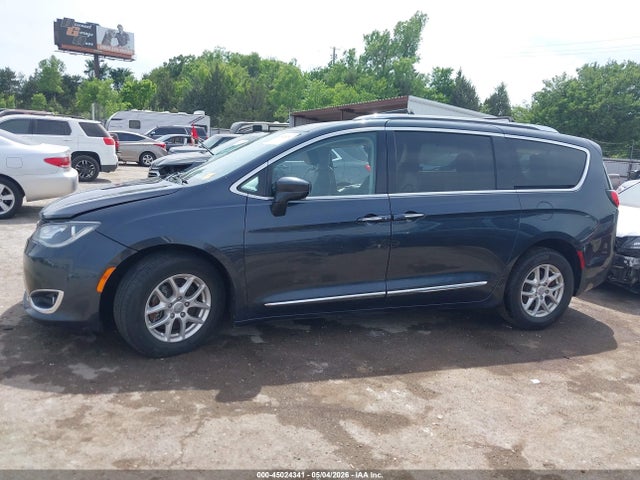 Chrysler Pacifica Touring L