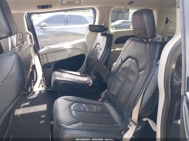 Chrysler Pacifica Touring L