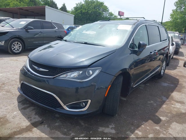 Chrysler Pacifica Touring L