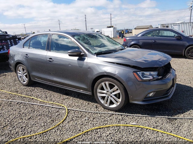 Salvage Volkswagen Jetta Image