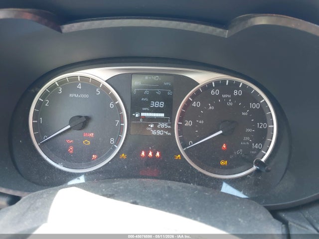 Nissan Versa 1.6 S