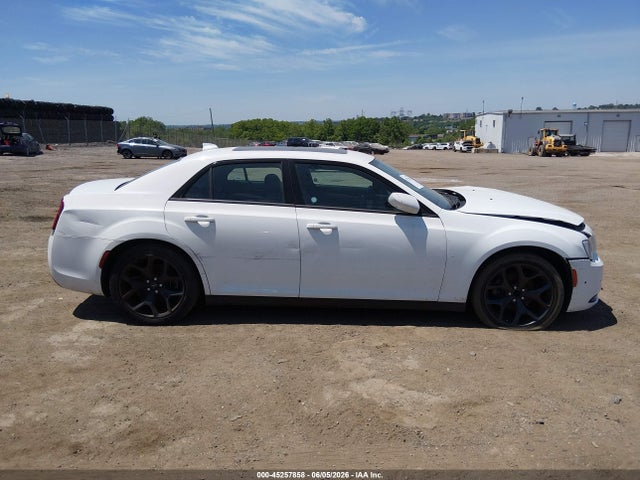 Chrysler 300 S