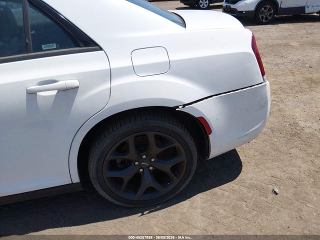 Chrysler 300 S
