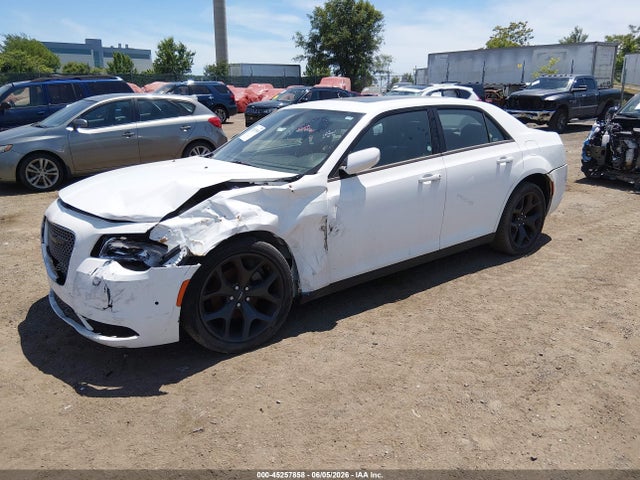 Chrysler 300 S