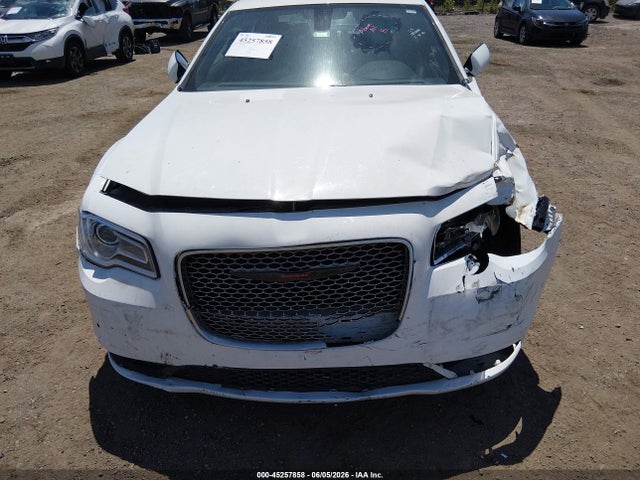 Chrysler 300 S