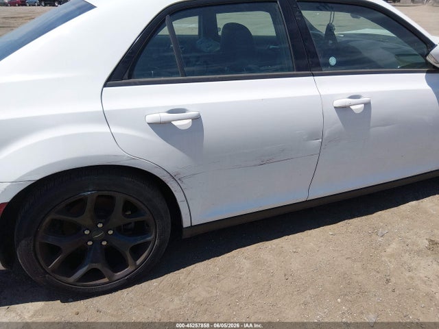Chrysler 300 S