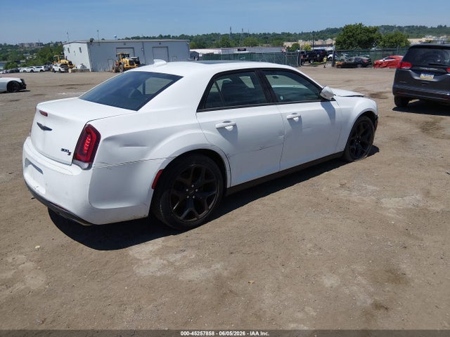 Chrysler 300 S
