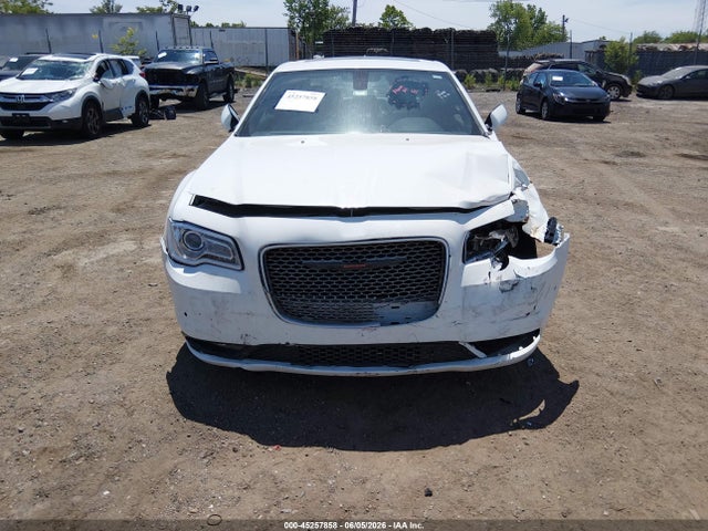 Chrysler 300 S