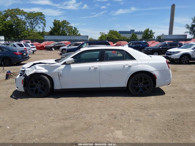 Chrysler 300 S