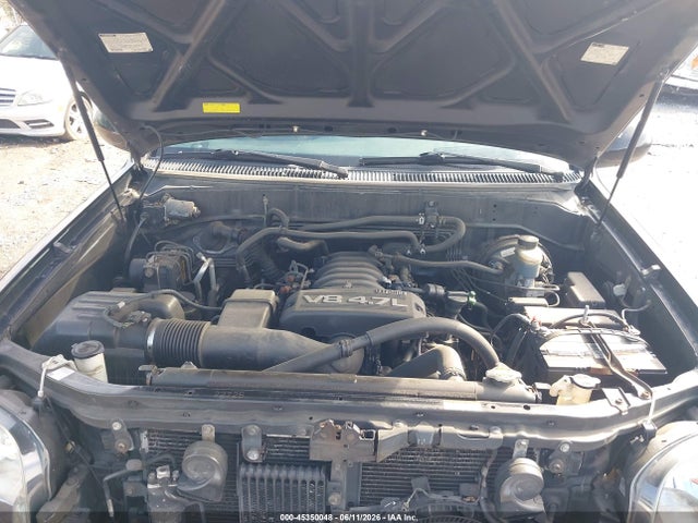 Toyota Sequoia Sr5 V8