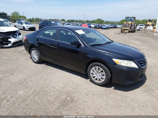 Salvage Toyota Camry Image