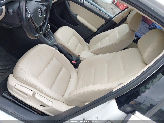 Volkswagen Jetta 1.4t Se