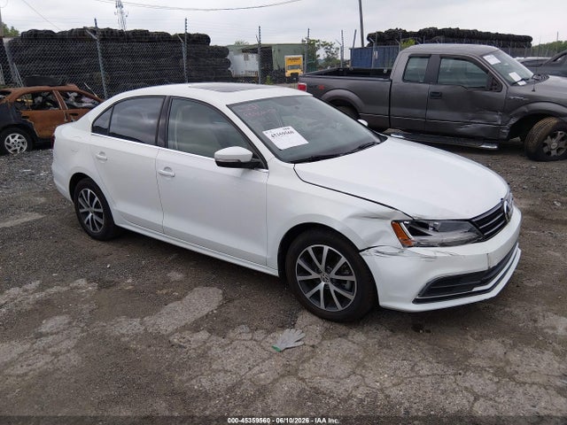 Salvage Volkswagen Jetta Image