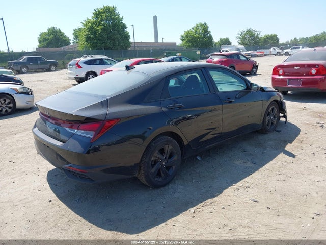 Hyundai ELANTRA Sel