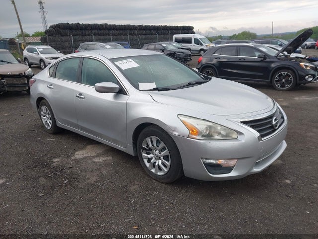 Salvage Nissan Altima Image