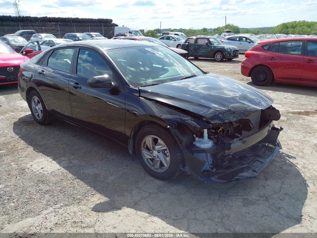 Salvage Hyundai ELANTRA Image