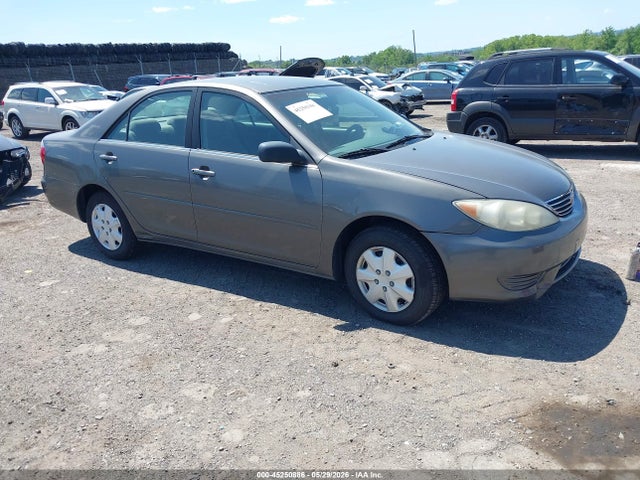 Salvage Toyota Camry Image