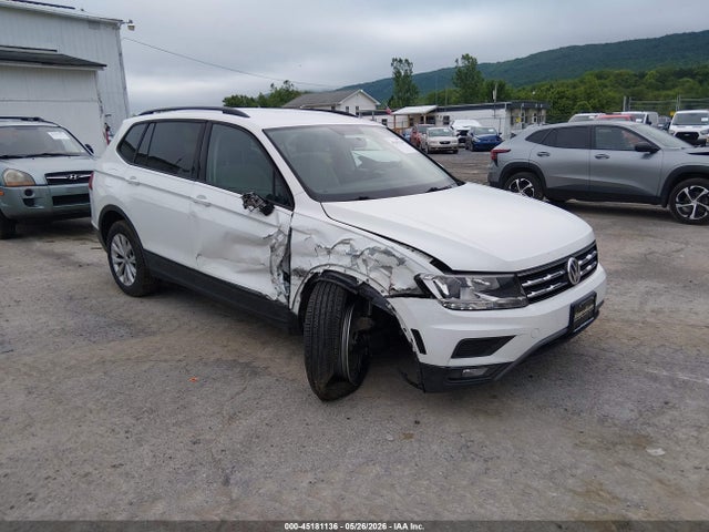 Salvage Volkswagen Tiguan Image