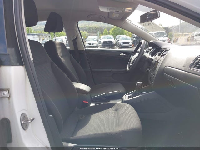 Volkswagen Jetta 1.4t S