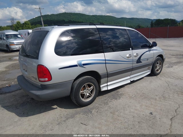 Plymouth Grand Voyager Se