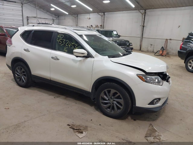 Salvage Nissan Rogue Image