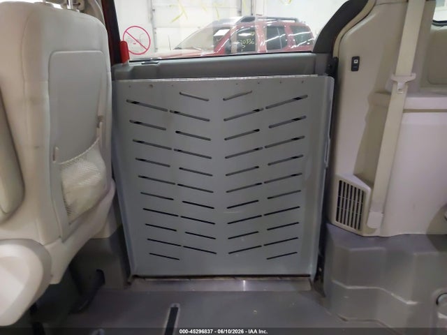 Dodge Grand Caravan Crew