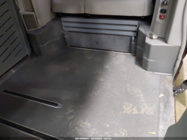 Dodge Grand Caravan Crew
