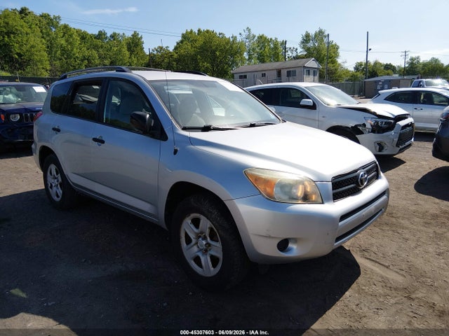Salvage Toyota RAV4 Image