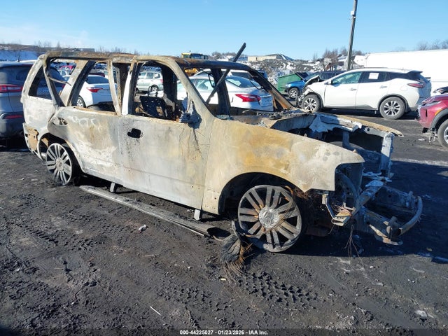 Salvage Lincoln Navigator Image