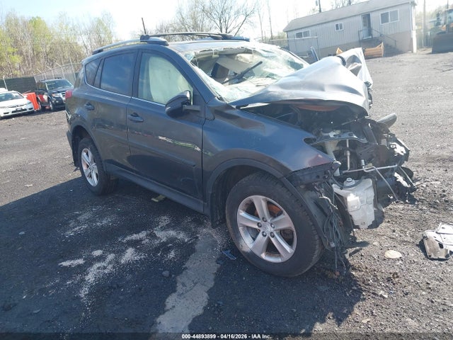 Salvage Toyota RAV4 Image