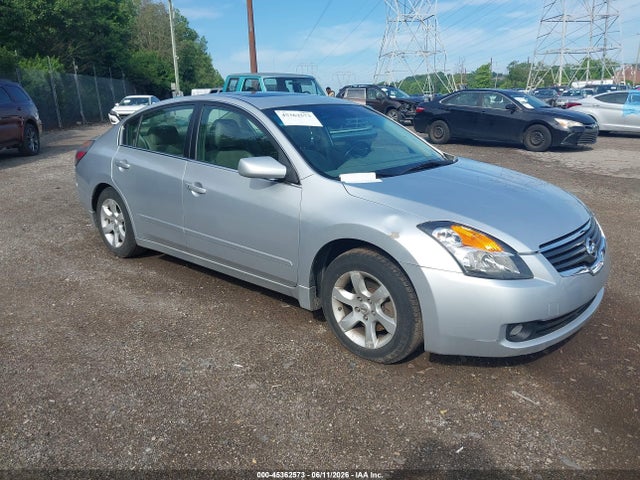 Salvage Nissan Altima Image