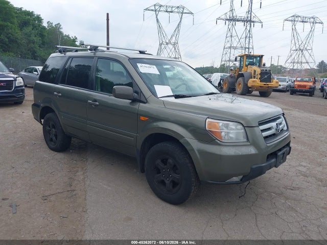 Salvage Honda Pilot Image