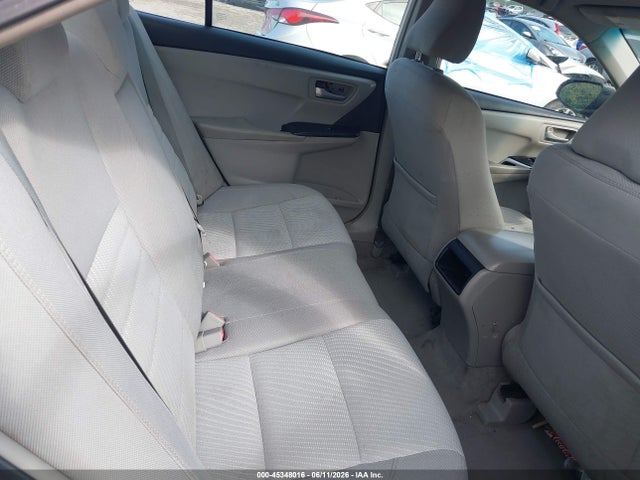 Toyota Camry Le