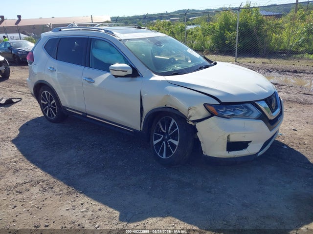 Salvage Nissan Rogue Image