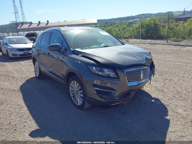 Salvage Lincoln MKC Image
