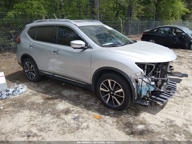 Salvage Nissan Rogue Image